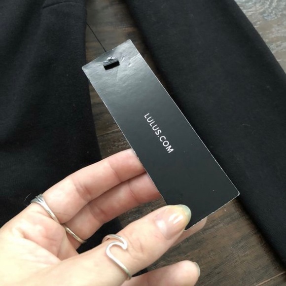 Lulu’s Black Low-Cut Dress XS - Picture 3 of 3